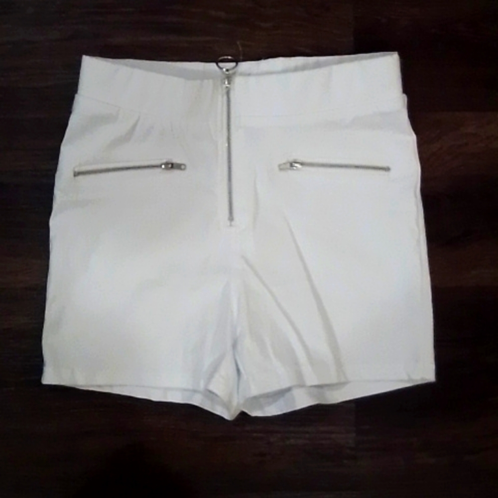 Rue21 white shorts